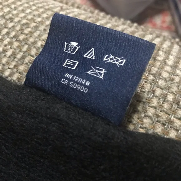 Tommy Hilfiger Men’s Scarf - Picture 7 of 7